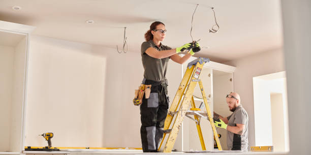 Best Affordable Emergency Electrician  in Estherville, IA